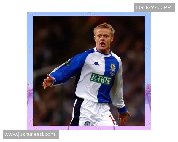 超越身高限制的足球传奇2米多足球明星的辉煌与挑战